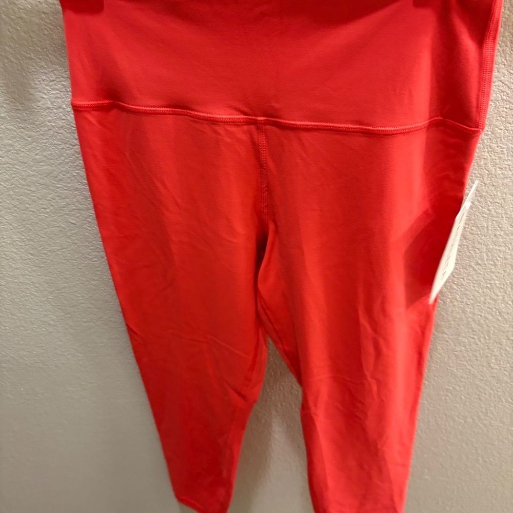 Athleta Transcend 7/8 Legging Size M NWT